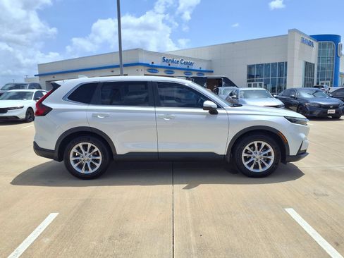 Used 2024 Honda CR-V EX image 8