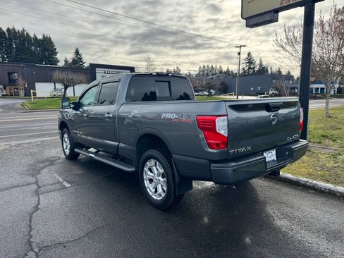 Used 2016 Nissan Titan PRO-4X image 4