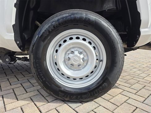 Certified 2025 Toyota Tacoma SR image 18