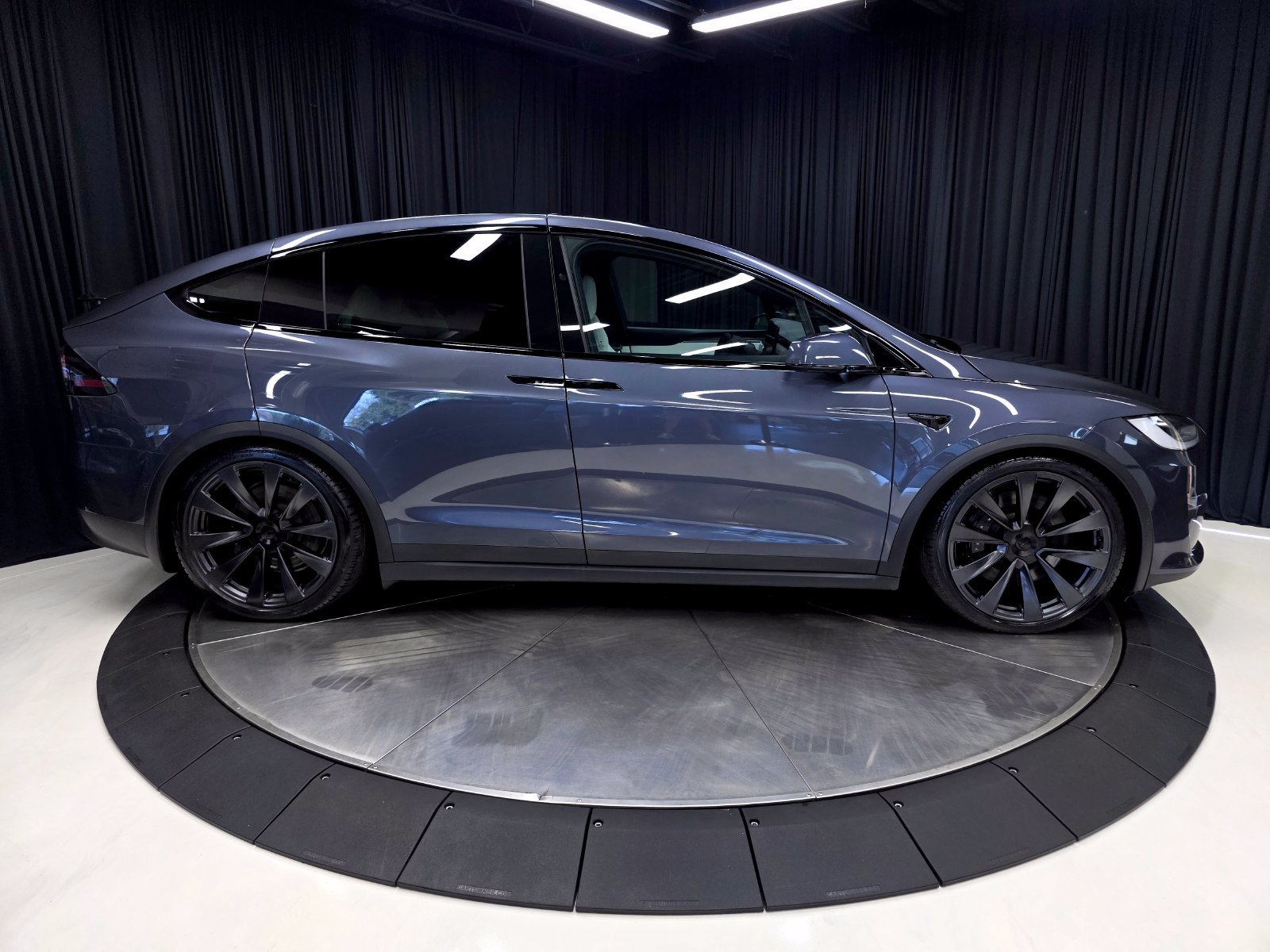 Used 2023 Tesla Model X AWD/4WD image 16