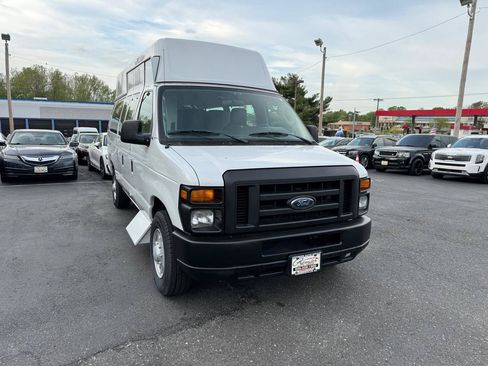 Used 2009 Ford E-250 and Econoline 250 Extended RWD image 3