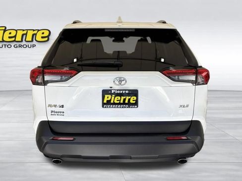 Used 2025 Toyota RAV4 XLE FWD image 3