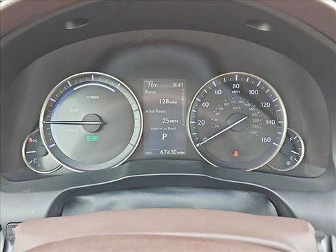 Used 2017 Lexus ES 300h w/ Luxury Package image 10