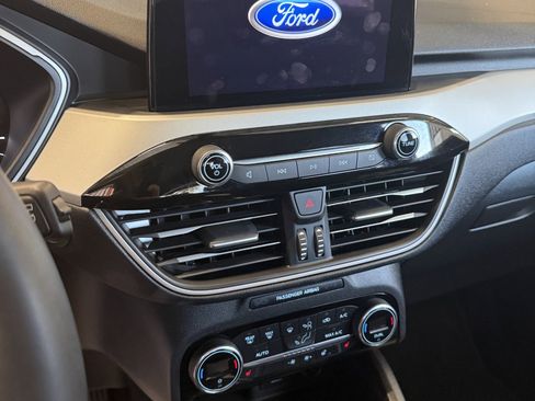 Used 2021 Ford Escape SEL FWD image 9