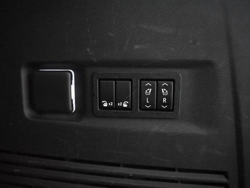 Used 2021 GMC Yukon XL Denali image 26