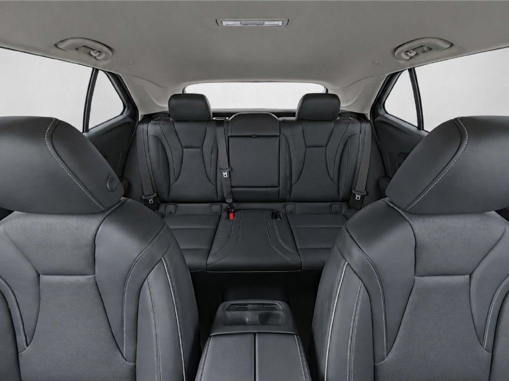 Used 2021 Buick Envision Essence w/ Sport Touring Package FWD image 27