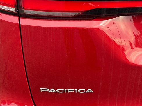 New 2026 Chrysler Pacifica Select image 6