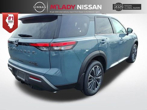 New 2026 Nissan Pathfinder Platinum image 7