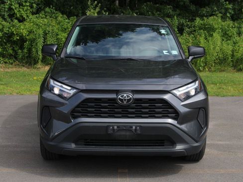 Used 2023 Toyota RAV4 LE AWD/4WD image 2