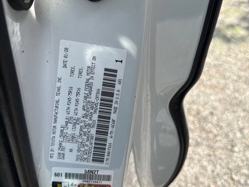 Used 2020 Toyota Tacoma SR AWD/4WD image 13