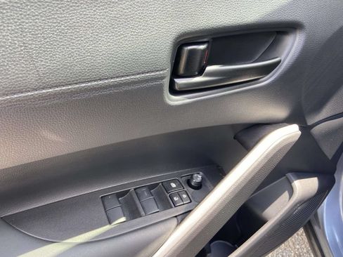 Used 2025 Toyota Corolla Cross LE FWD image 14