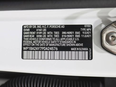 Used 2023 Porsche Cayenne Platinum Edition image 40