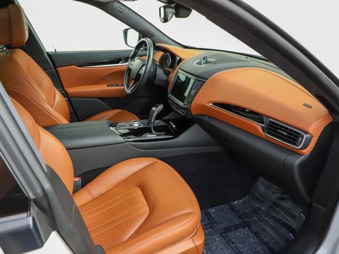 Used 2022 Maserati Levante GT image 25