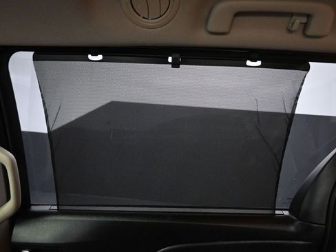 Used 2018 Toyota Sienna Limited image 33