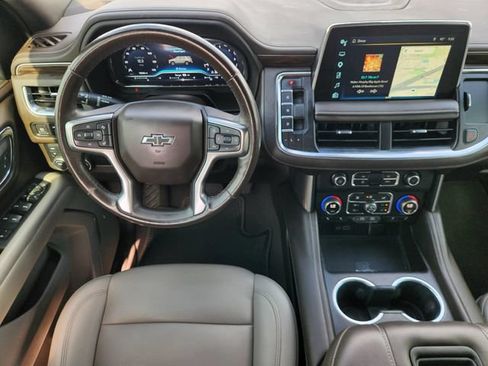 Used 2022 Chevrolet Suburban Z71 w/ Luxury Package AWD/4WD image 27