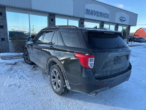 Used 2023 Ford Explorer XLT w/ Equipment Group 202A image 3