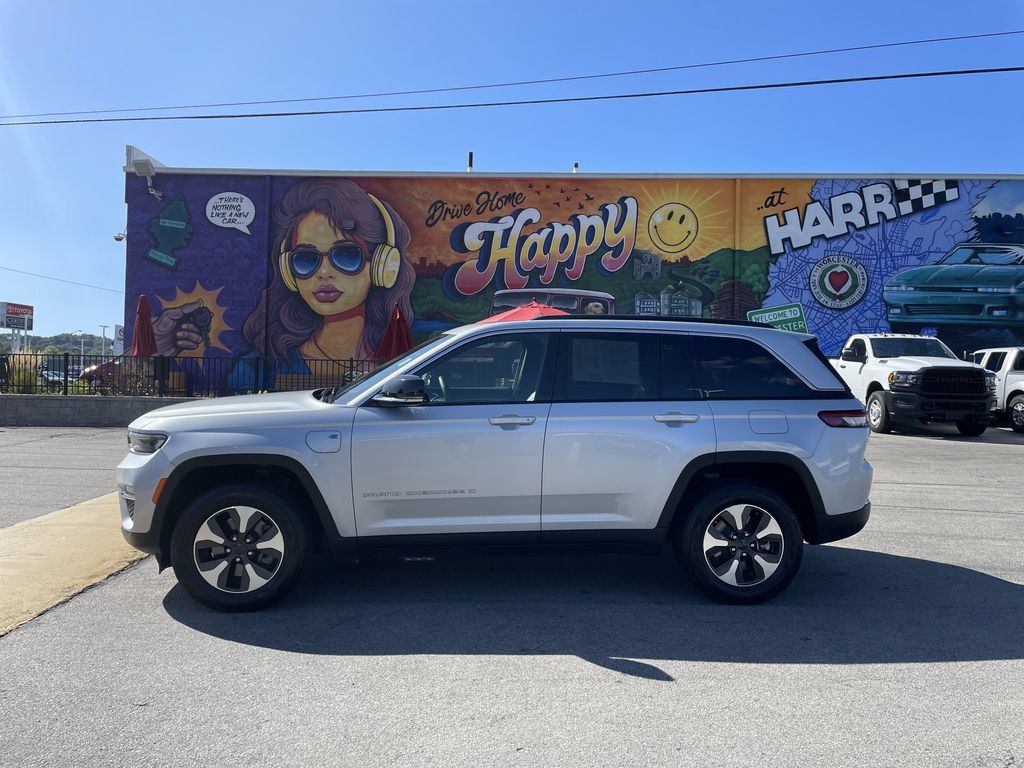 Used 2024 Jeep Grand Cherokee Limited 4xe AWD/4WD image 2