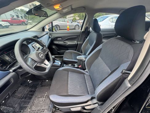 Used 2025 Nissan Versa SV FWD image 24