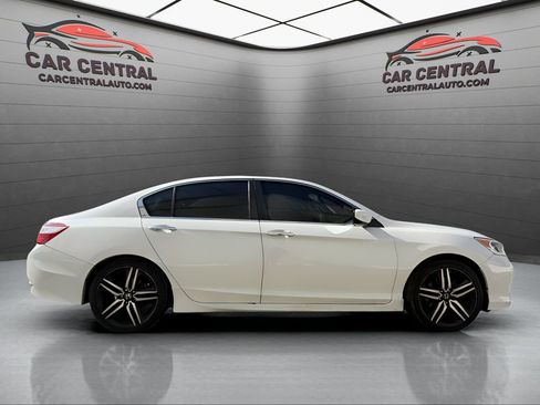 Used 2017 Honda Accord Sport image 6