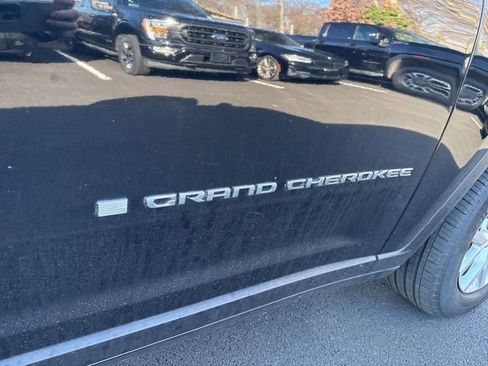 Used 2023 Jeep Grand Cherokee L Limited image 11