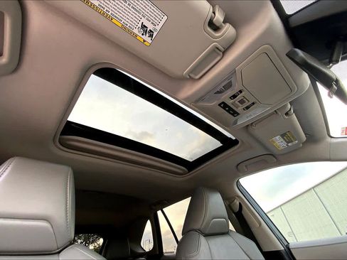 Used 2021 Toyota RAV4 XLE Premium FWD image 13