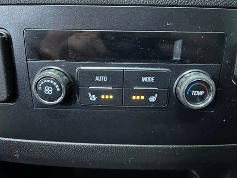 Used 2020 GMC Yukon SLT AWD/4WD image 42