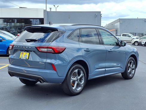 Used 2024 Ford Escape ST-Line Select w/ Tech Pack #1 AWD/4WD image 2