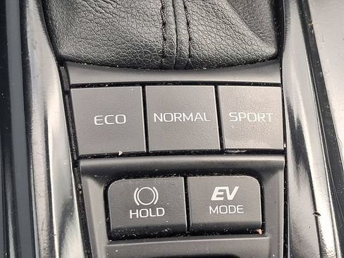 Used 2025 Toyota Camry LE FWD image 23