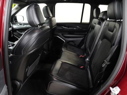 Used 2022 Jeep Grand Cherokee Altitude image 5