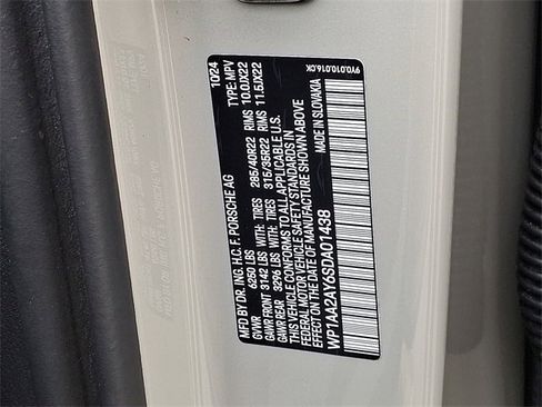 Used 2025 Porsche Cayenne w/ Premium Package Plus image 32