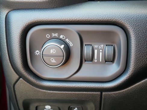 Used 2021 RAM 1500 Laramie w/ Sport Appearance Package AWD/4WD image 26