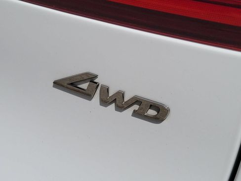 Used 2025 Genesis GV70 2.5T AWD/4WD image 18