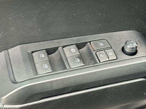 Used 2022 Toyota Tacoma SR image 13