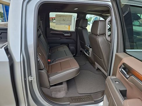 Used 2026 GMC Sierra 1500 Denali w/ Denali Reserve Package AWD/4WD image 12