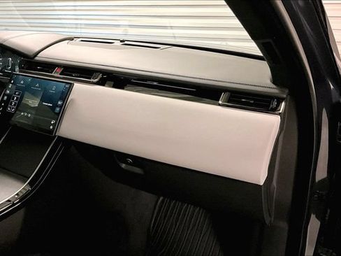 Certified 2026 Land Rover Range Rover Velar Dynamic SE AWD/4WD image 25