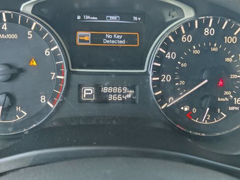 Used 2014 Nissan Pathfinder S AWD/4WD image 25