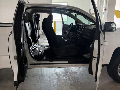 Used 2022 Chevrolet Colorado LT w/ Fleet Safety Package RWD image 24