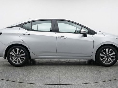 Used 2025 Nissan Versa SV image 11