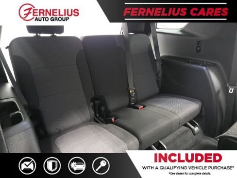 Used 2023 Chevrolet Traverse LT image 23