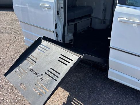 Used 2010 Chrysler Town & Country Touring image 65