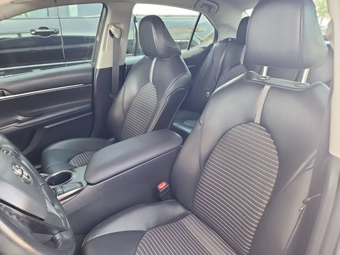 Used 2024 Toyota Camry SE FWD image 19