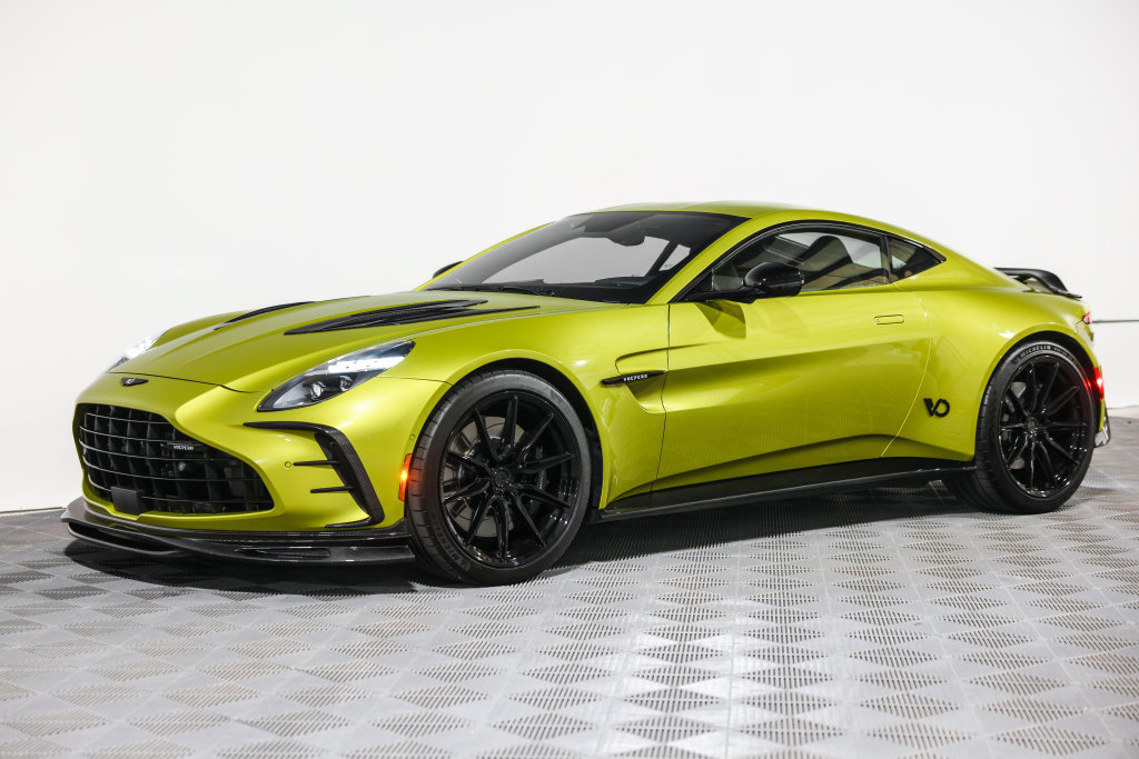 Used 2025 Aston Martin V8 Vantage Coupe RWD image 18