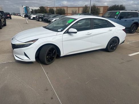 Used 2022 Hyundai Elantra Blue image 6