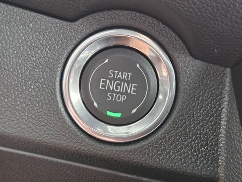 New 2026 Chevrolet Traverse LT w/ Sun and Wheel Package FWD image 21