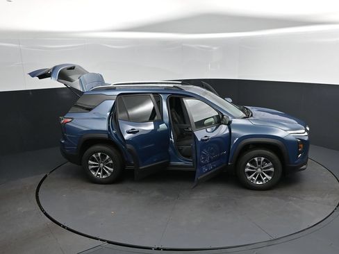 New 2026 Chevrolet Equinox LT w/ Safety and Technology Package FWD image 46