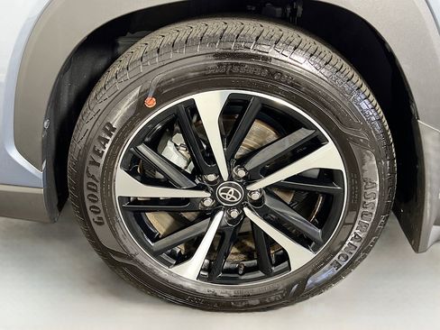 Used 2024 Toyota Corolla Cross AWD Hybrid image 26