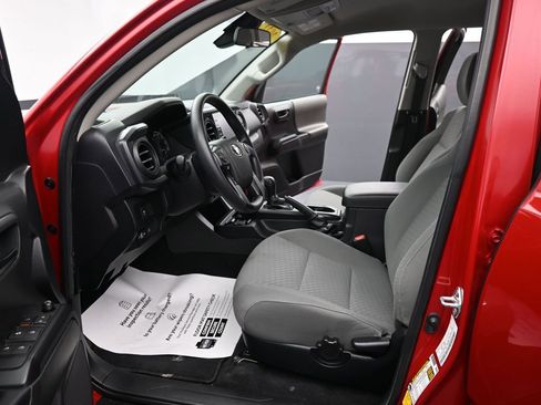 Used 2022 Toyota Tacoma SR image 17