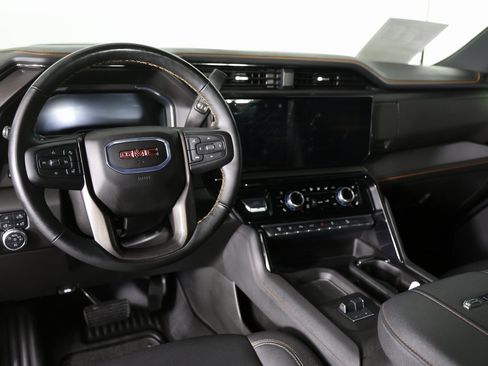 Used 2025 GMC Sierra 2500 AT4 w/ AT4 Premium Plus Package image 13