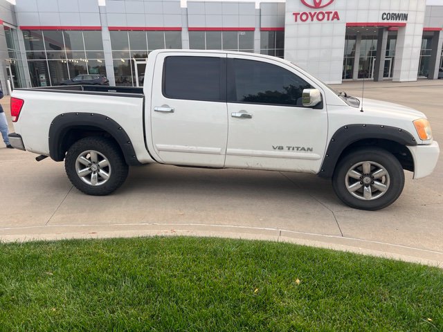 Used 2010 Nissan Titan SE w/ SE Value Truck Pkg AWD/4WD image 2