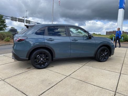 Used 2023 Honda HR-V Sport image 12